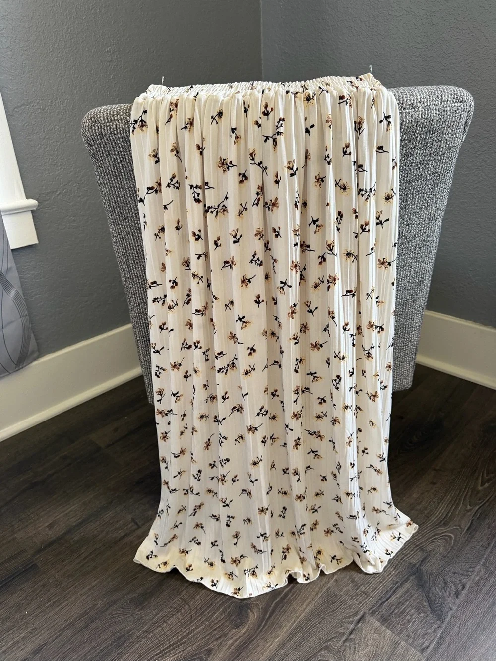 Jon & Anna Cream Floral Pleated Throw with Black and Brown Accents